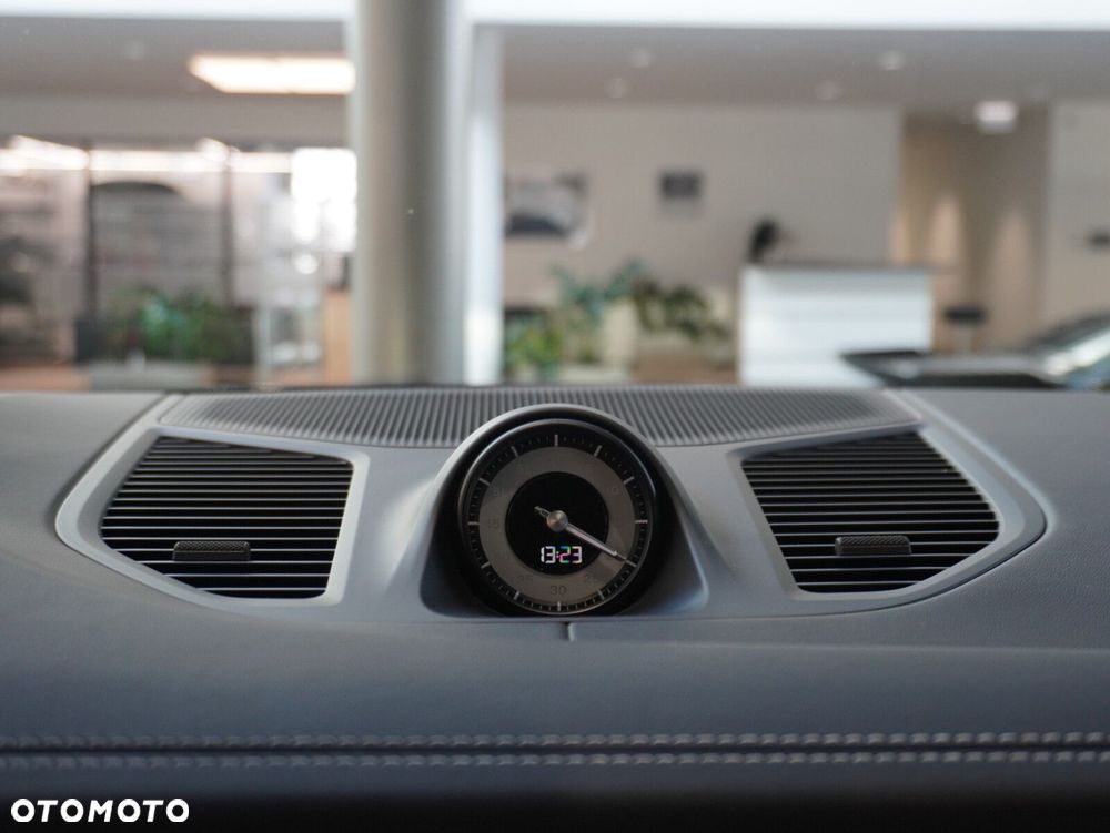 Porsche Cayenne - 25