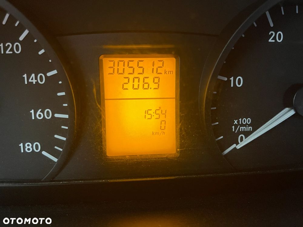 Mercedes-Benz Sprinter - 7