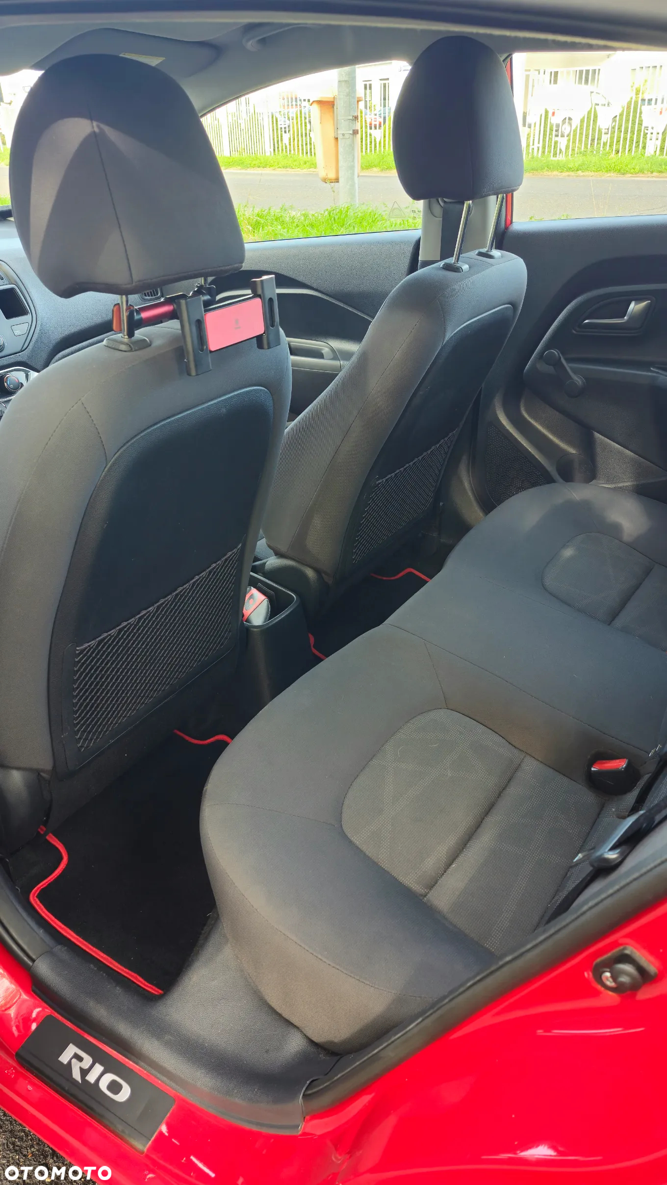 Kia Rio 1.2 L - 8