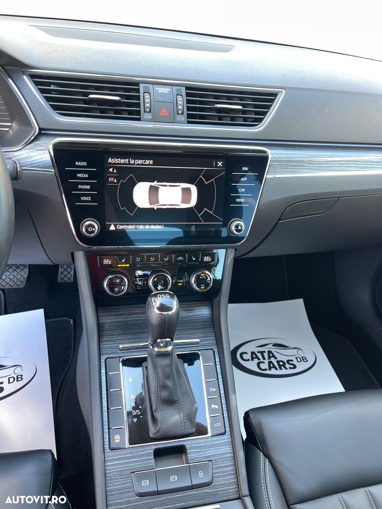 Skoda Superb 2.0 TDI DSG Premium Edition - 33