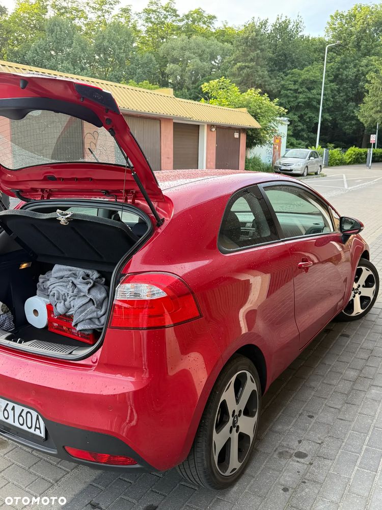 Kia Rio 1.4 Dream Team Edition - 4
