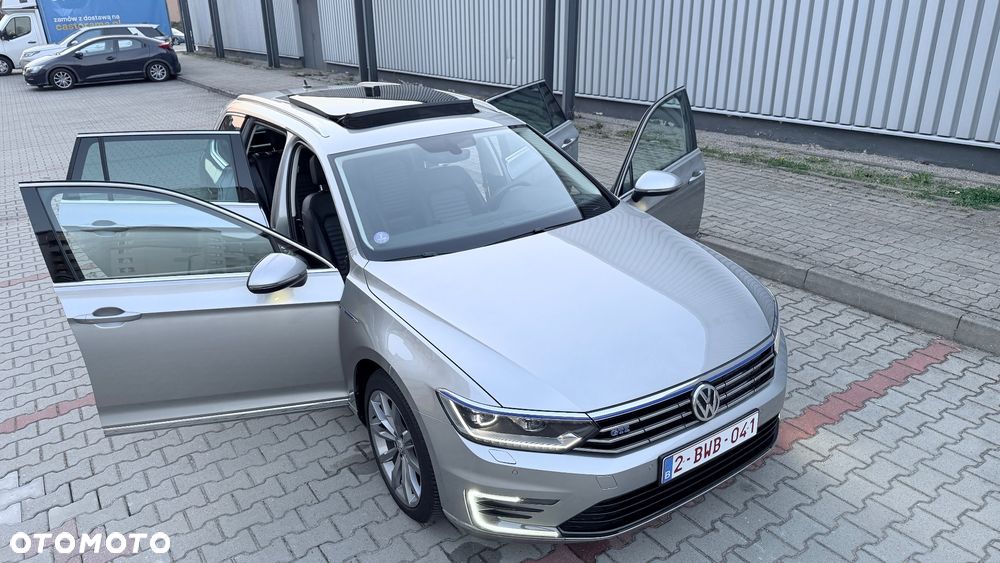 Volkswagen Passat - 16