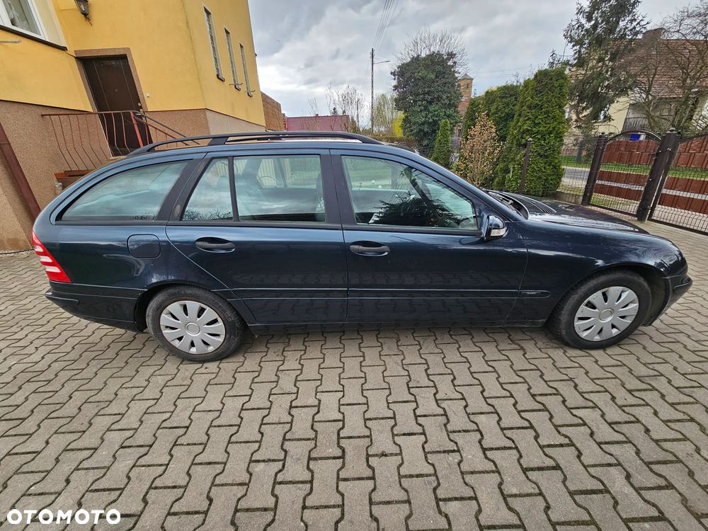Mercedes-Benz C-Class 2003 photo 3