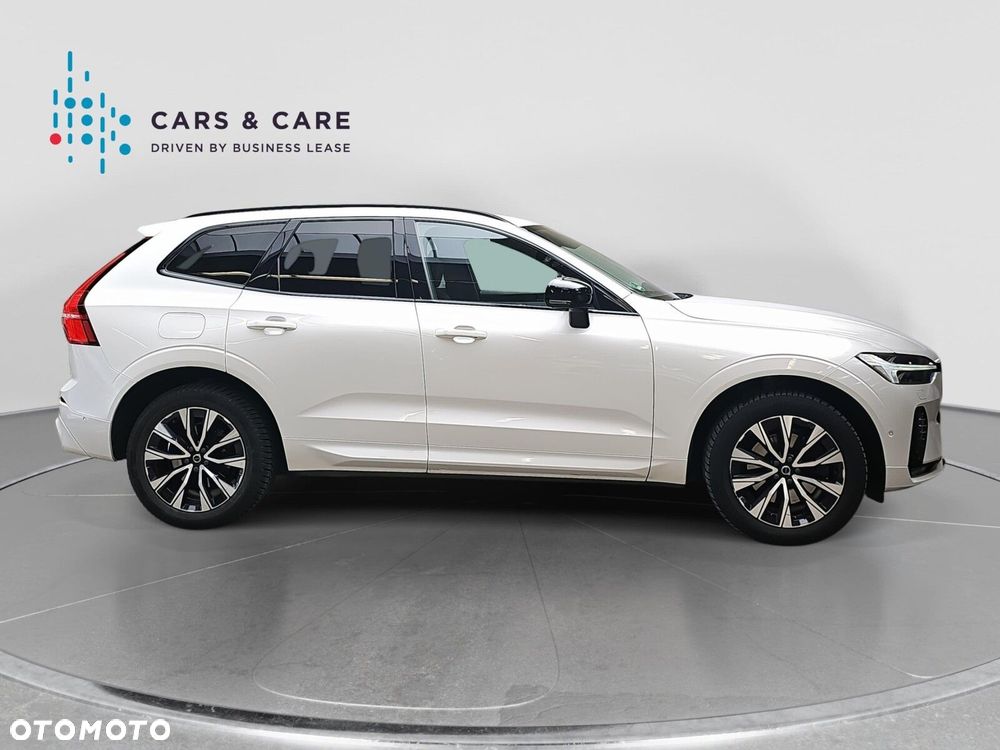 Volvo XC 60 B4 D Plus Dark - 29