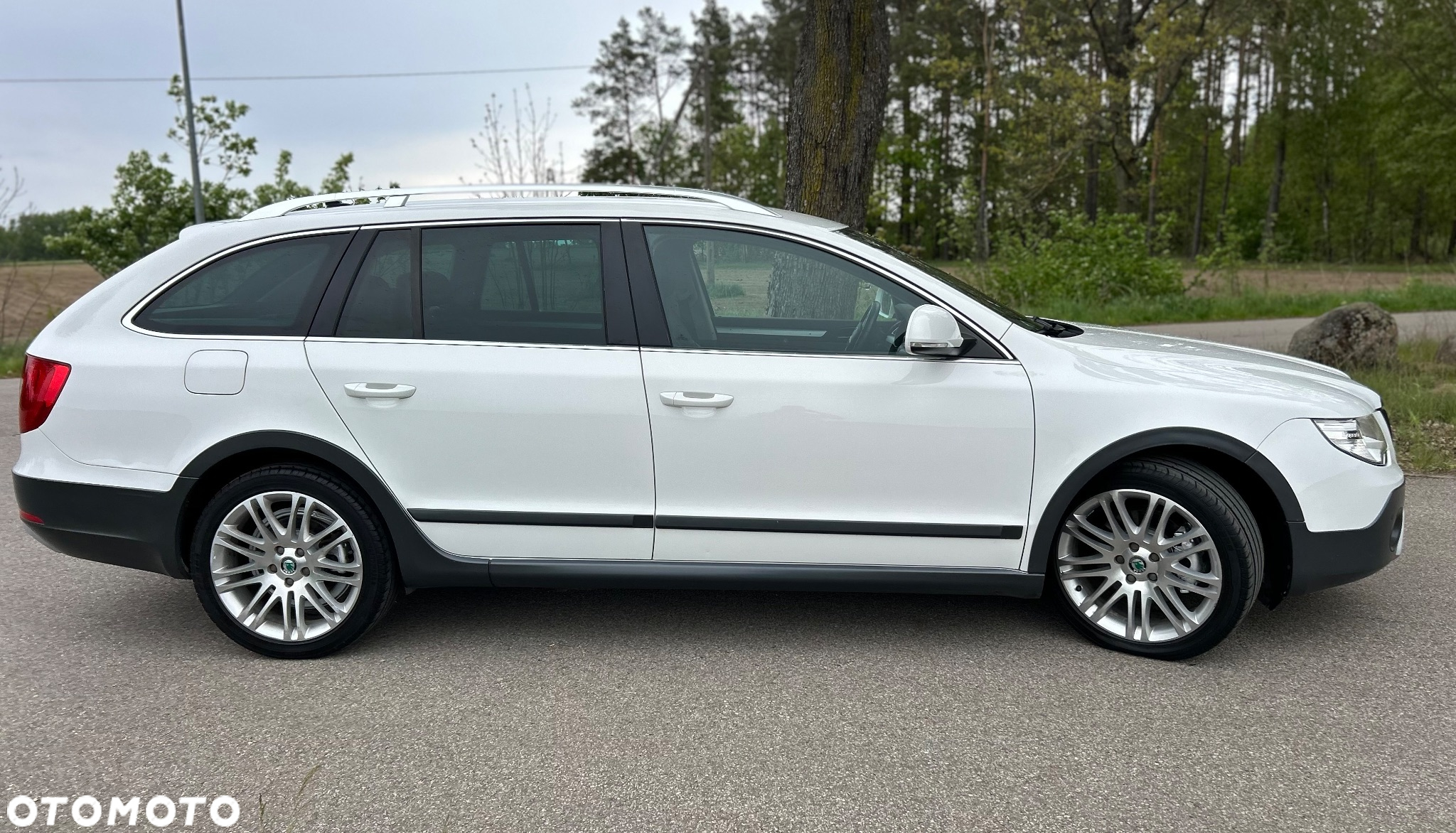 Skoda Superb Combi 2.0 TDI 4x4 DSG AllDrive - 9