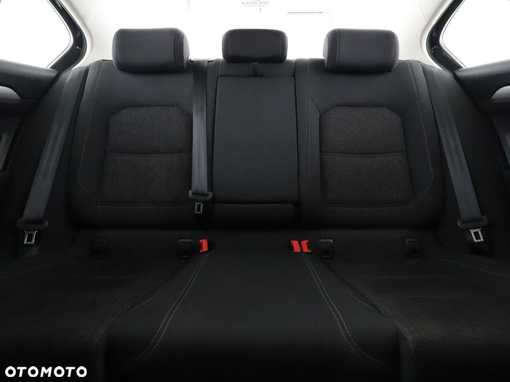 Volkswagen Passat 1.4 TSI (BlueMotion Technology) Comfortline - 19