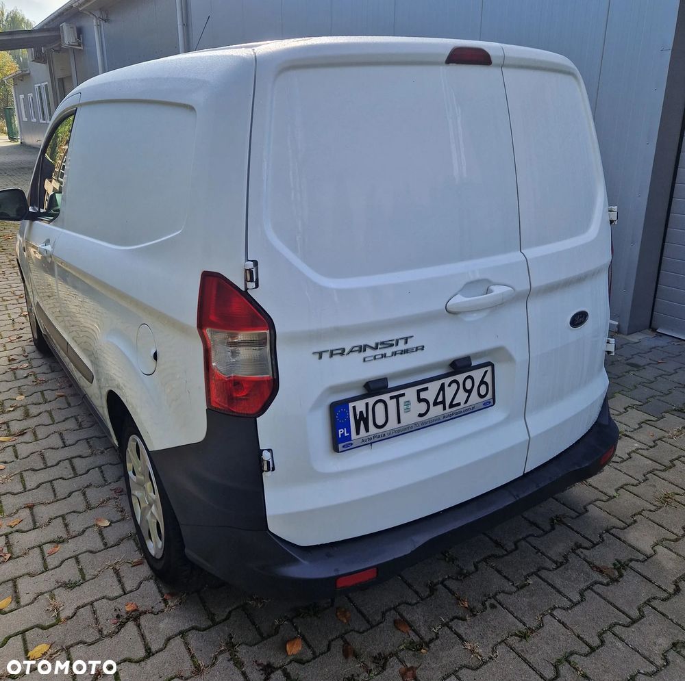 Ford Transit Courier - 4