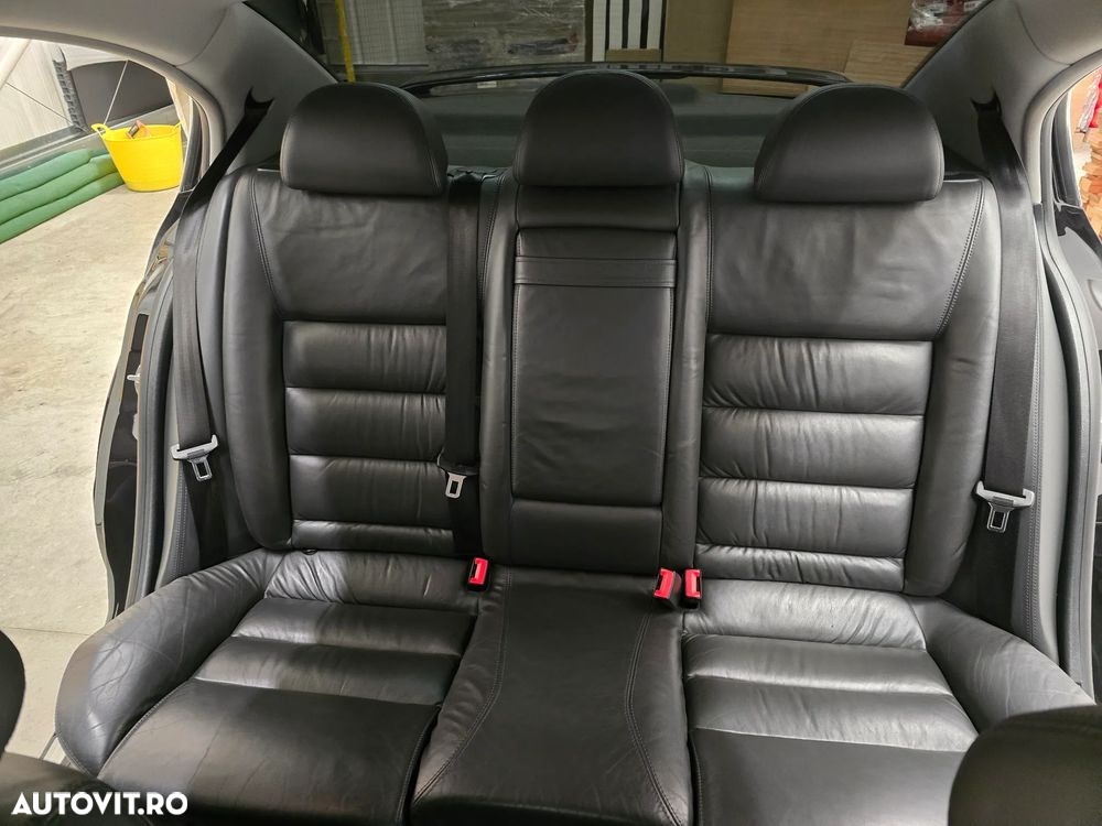 Skoda Superb 2.0 TDI DPF Elegance - 29
