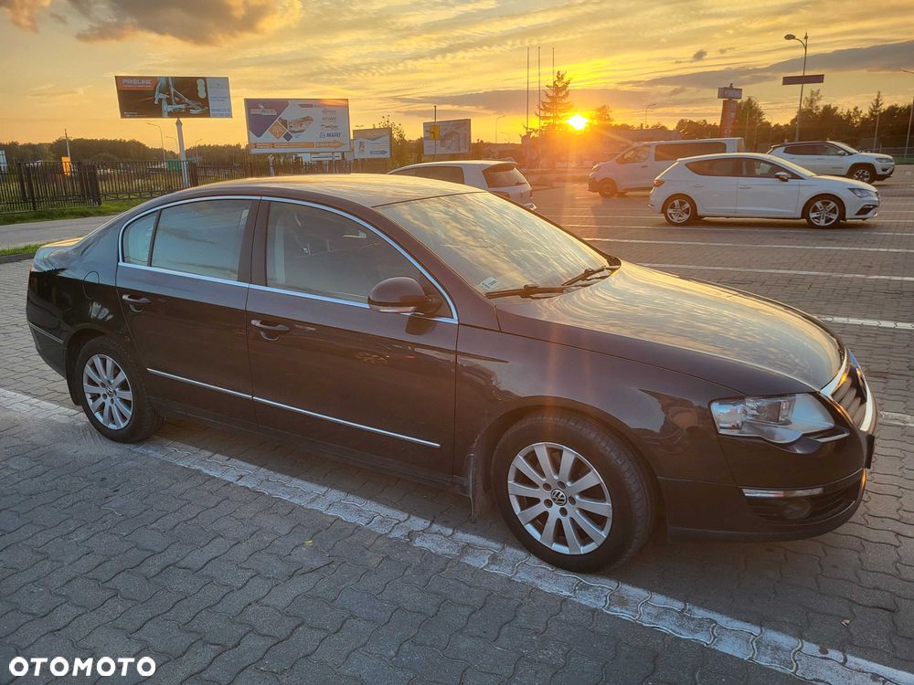 Volkswagen Passat - 2