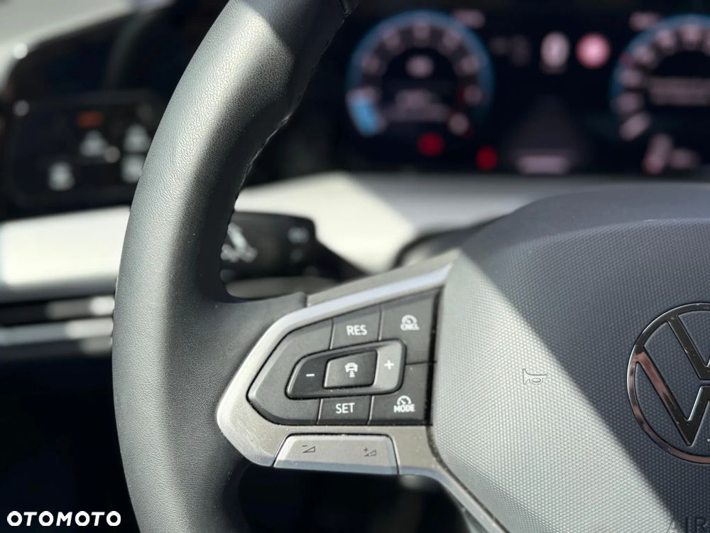 Volkswagen Golf VIII 1.5 TSI Life Plus - 23