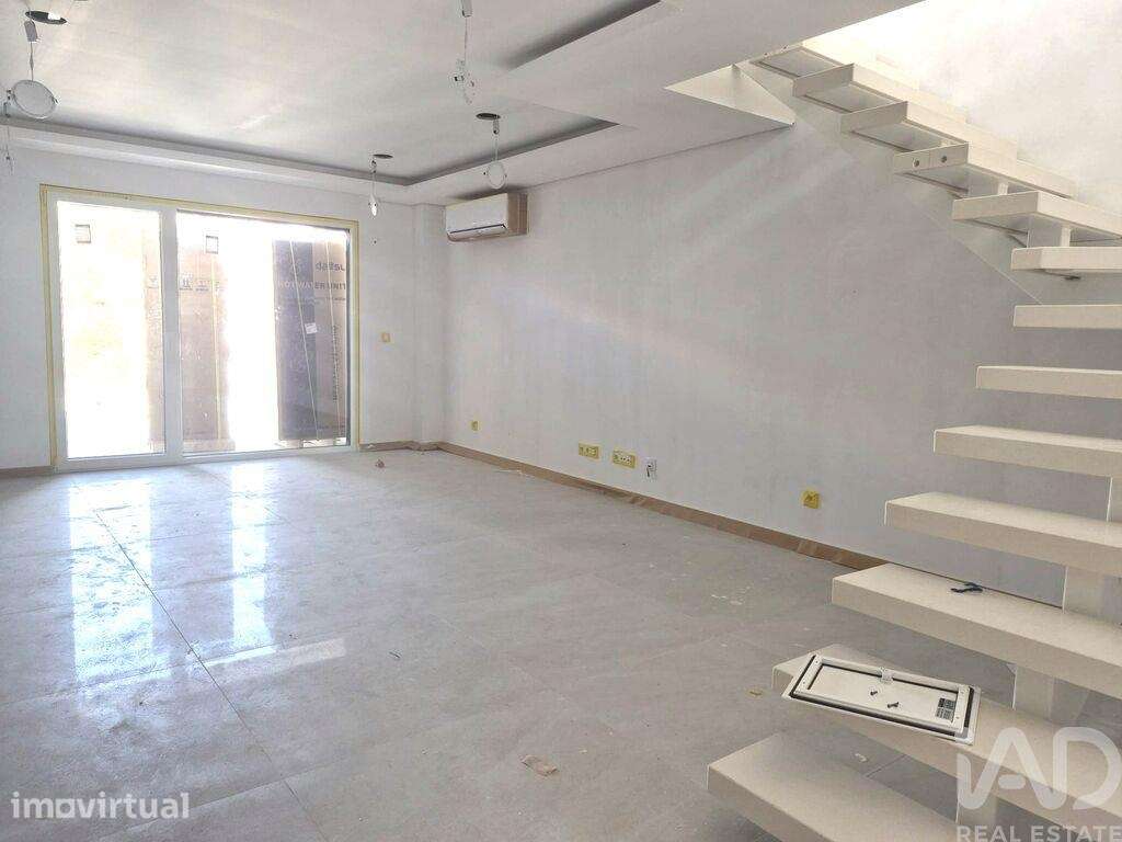 Apartamento T2 em Palmela de 253,00 m2 - Grande imagem: 5/20
