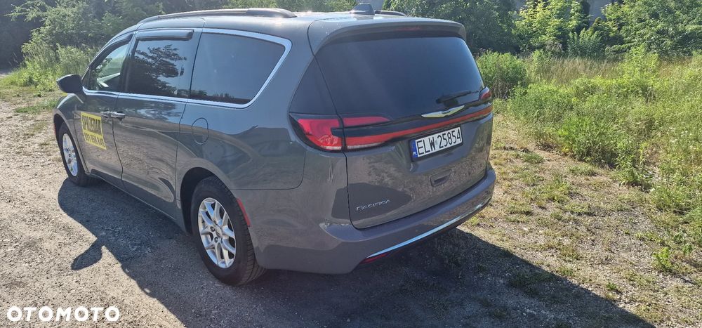 Chrysler Pacifica - 15
