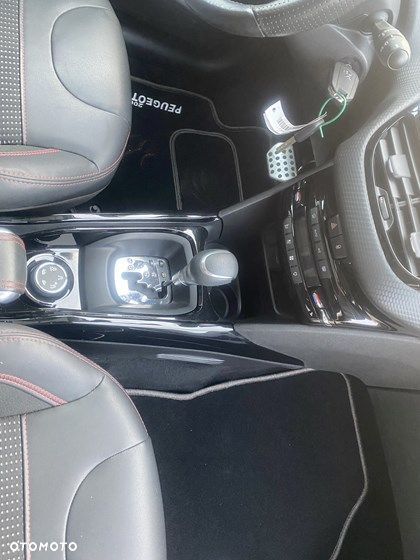 Peugeot 2008 PureTech 110 Stop&Start EAT6 GT-Line Edition - 22