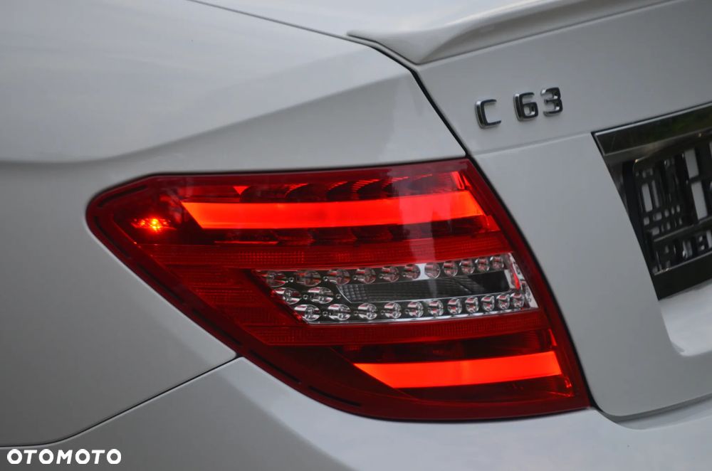 Mercedes-Benz Klasa C AMG 63 S AMG Speedshift MCT 9G - 32