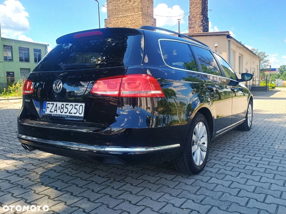 Volkswagen Passat 2.0 TDI DSG Comfortline - 4