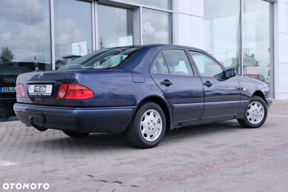 Mercedes-Benz Klasa E 200 CDI Classic - 8