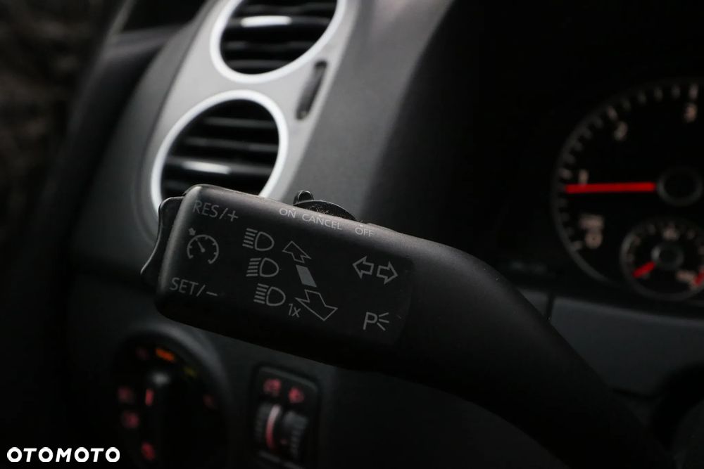 Volkswagen Golf Plus 1.6 TDI Highline - 38