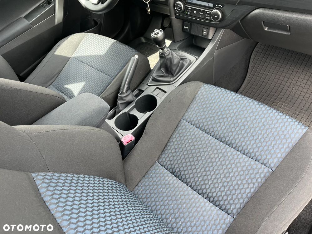 Toyota Auris 1.6 Premium Comfort - 14