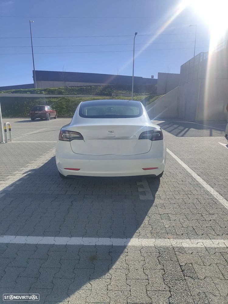 Tesla Model 3 - 5