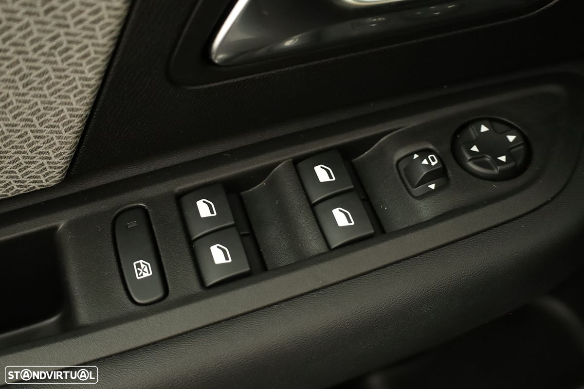 Citroën C4 1.2 PureTech Plus EAT8 - 19