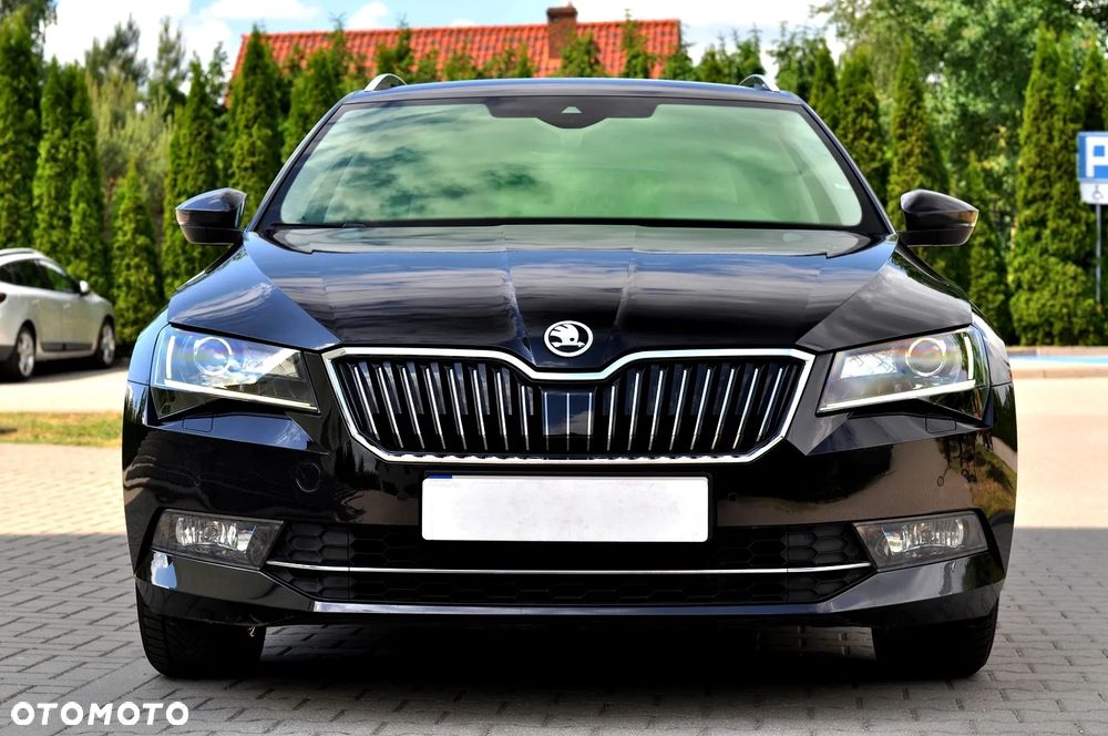 Skoda Superb 2.0 TDI Premium Edition - 5