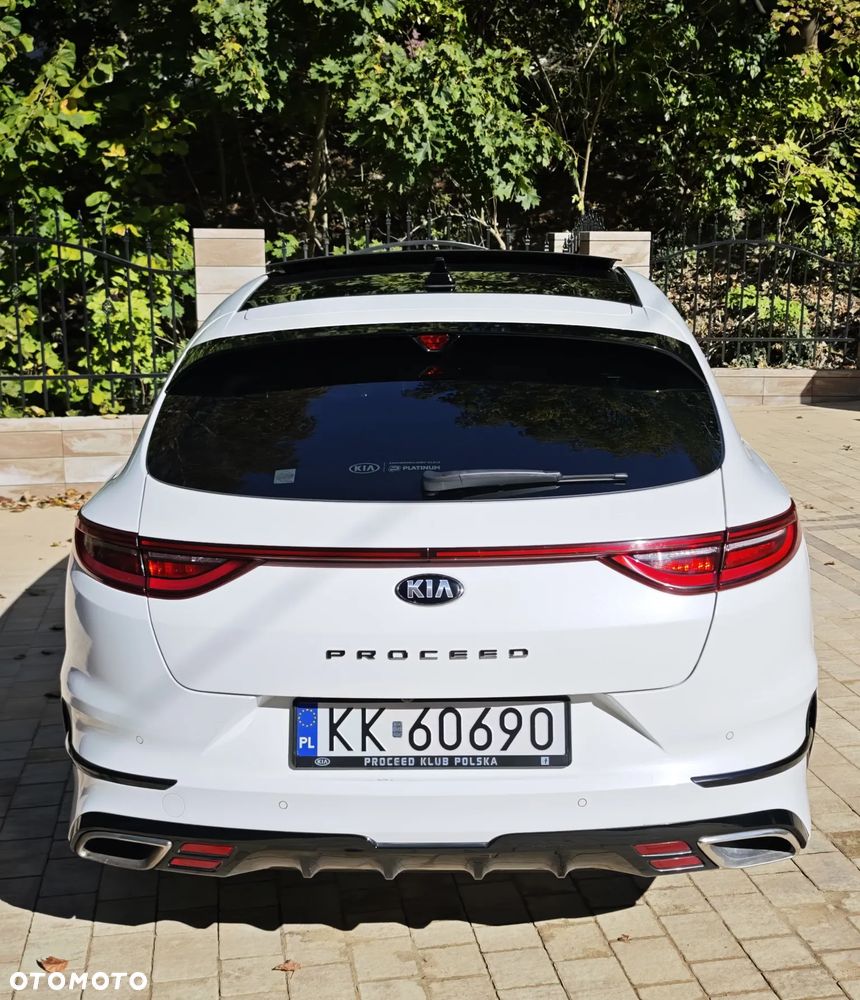 Kia ProCeed 1.6 T-GDI GT DCT - 14