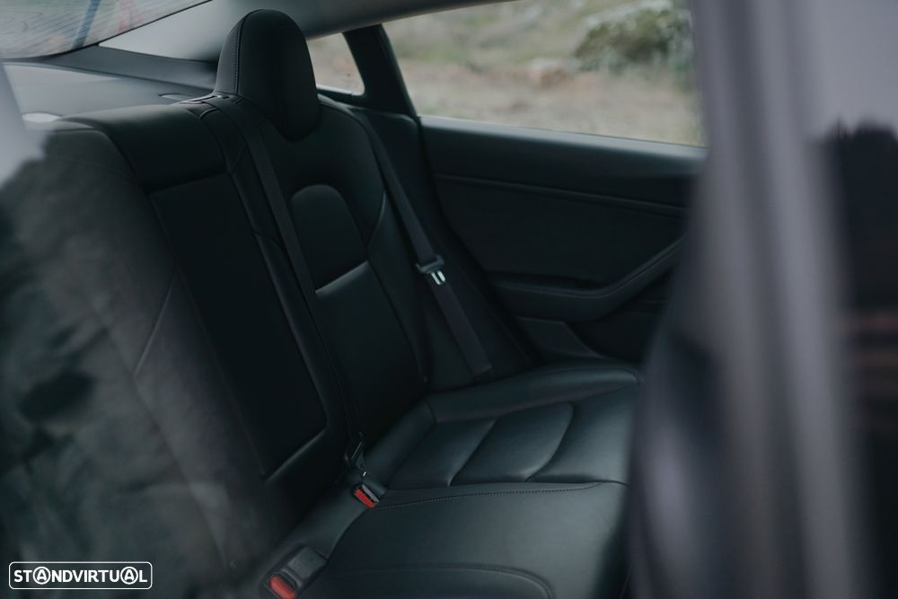 Tesla Model 3 Performance Dual Motor AWD - 24