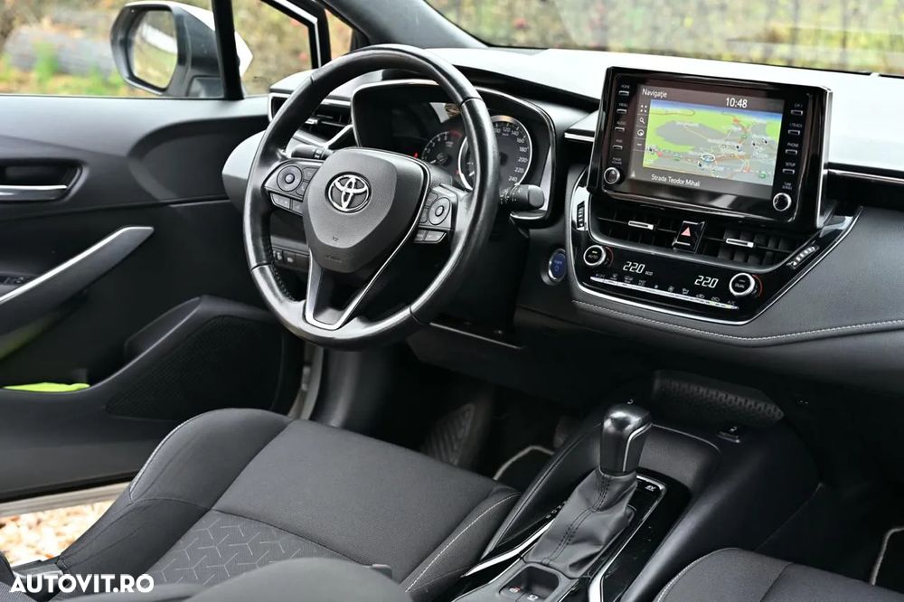 Toyota Corolla 1.8 Hybrid Business Edition - 7