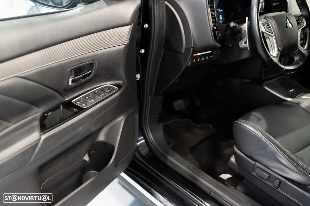 Mitsubishi Outlander 2.4 Instyle - 18