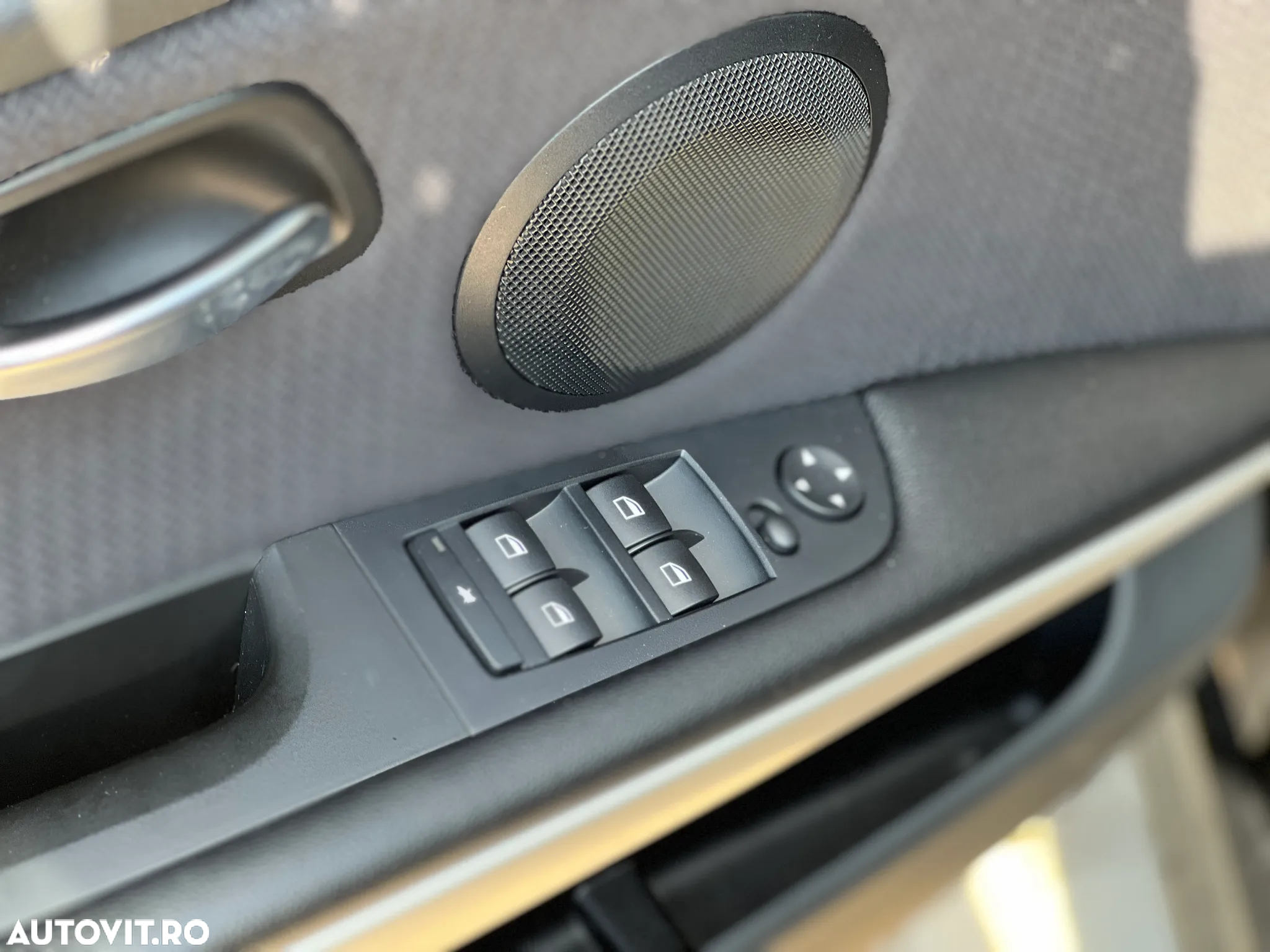 BMW Seria 3 318d DPF Touring - 13