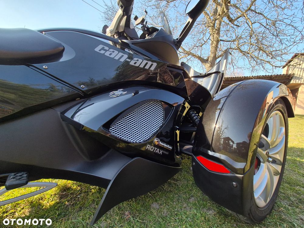 Can-Am Spyder - 14