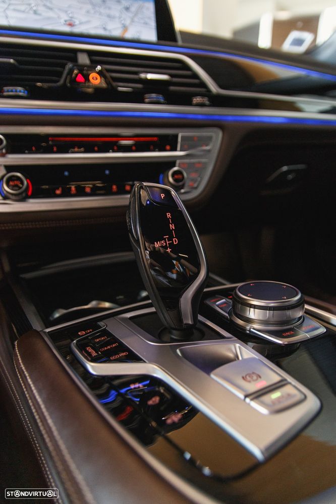 BMW 740 d xDrive Pack M Auto - 17