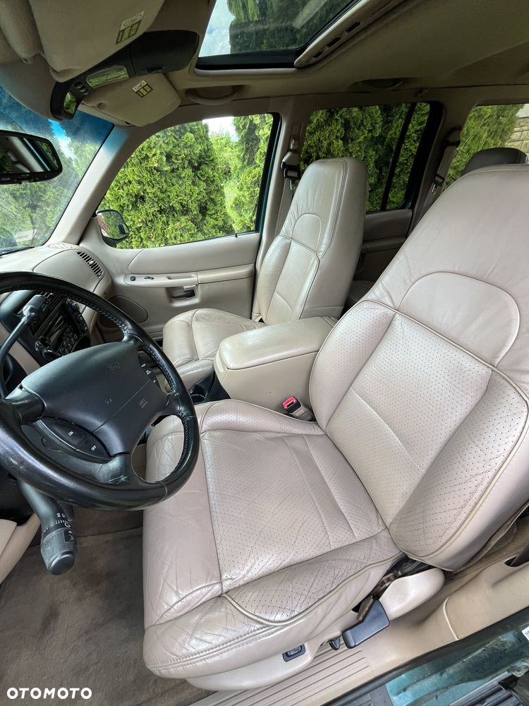 Ford Explorer 4.0 - 8