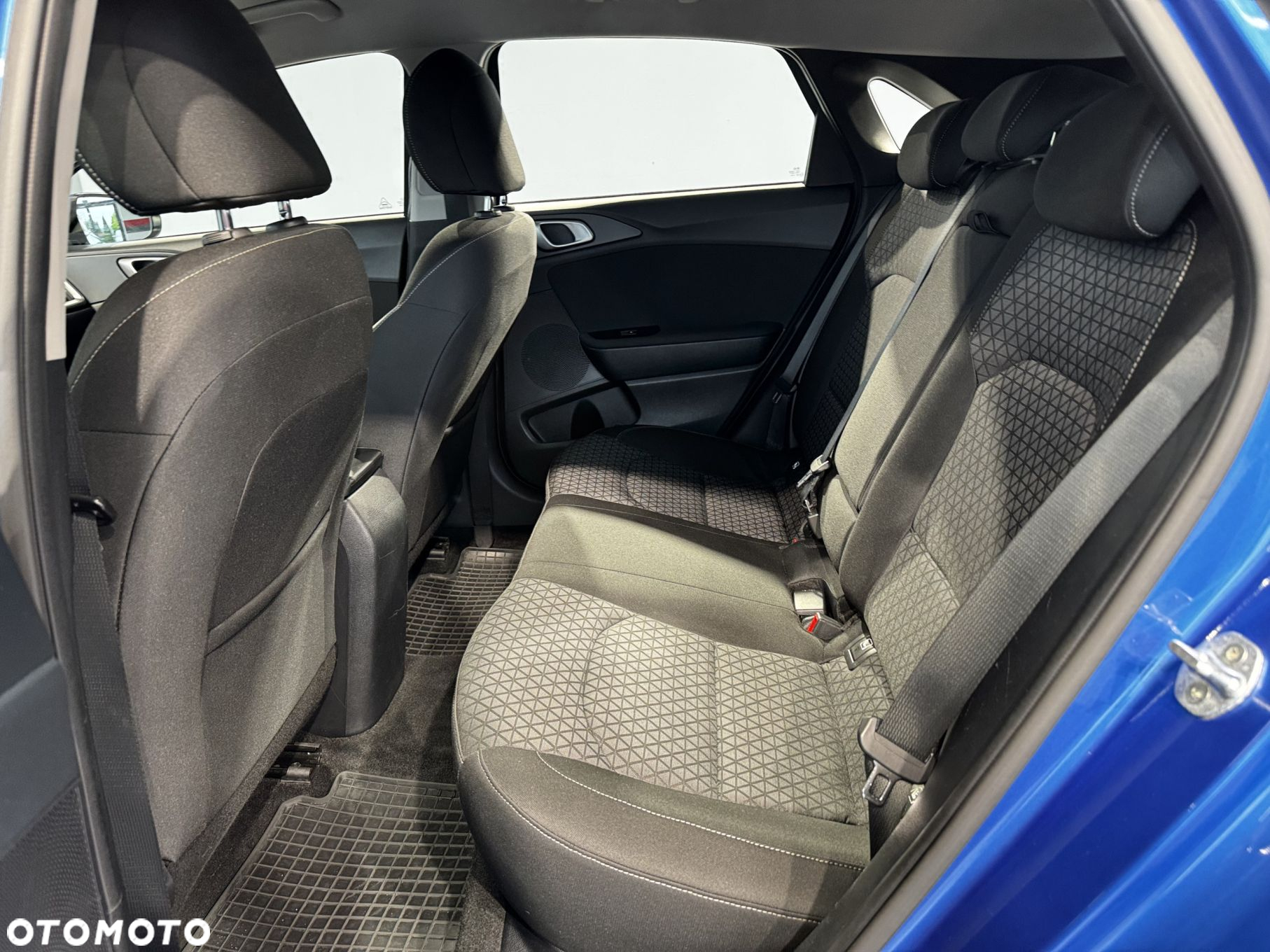 Kia Ceed - 16