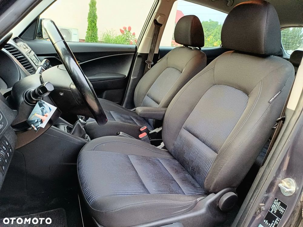 Hyundai ix20 1.4 blue - 14