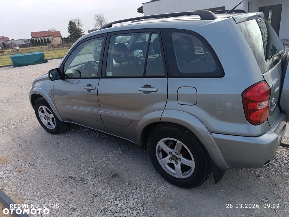 Toyota RAV4 2.0 VVT-i 4x4 - 5