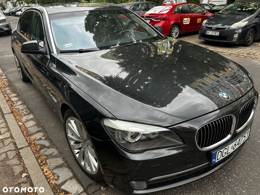 BMW Seria 7 750i L - 3