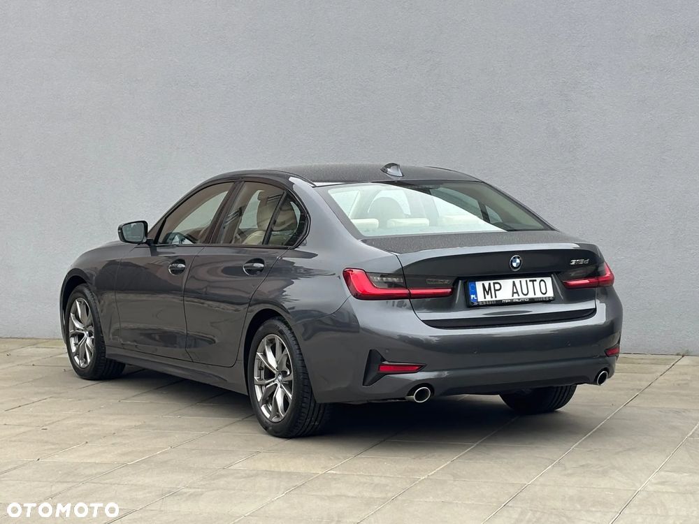 BMW Seria 3 318d Sport Line - 4