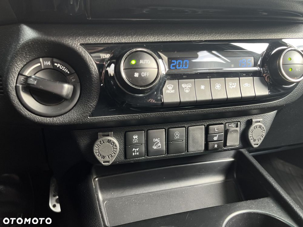 Toyota Hilux 2.8 D-4D Double Cab GR Sport 4x4 - 26