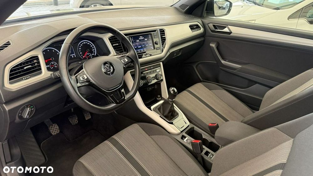 Volkswagen T-Roc - 38