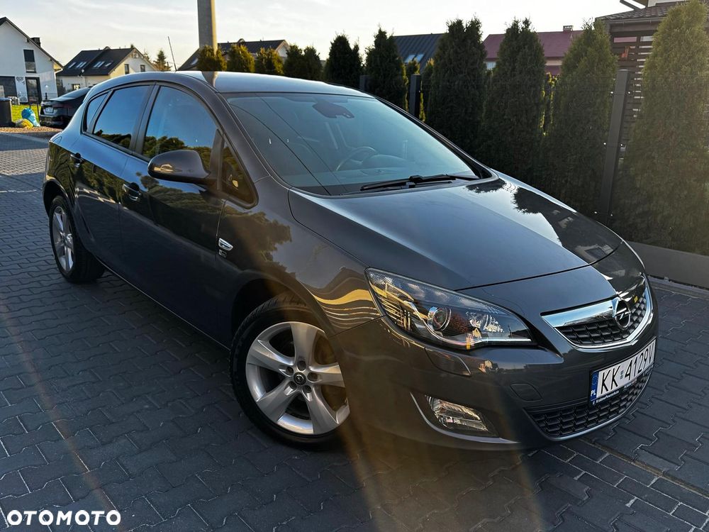 Opel Astra 1.6 Automatik 150 Jahre - 9