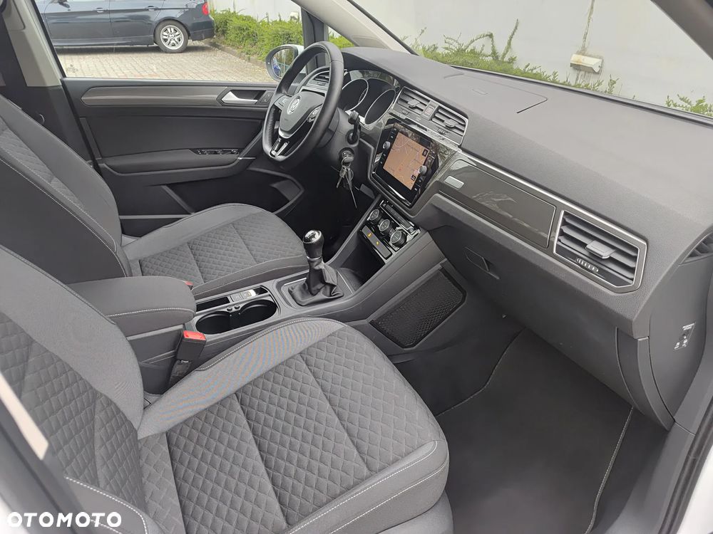 Volkswagen Touran 1.4 TSI BMT Comfortline - 11