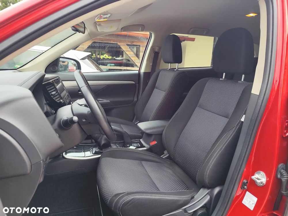 Mitsubishi Outlander 2.0 2WD Inform - 11