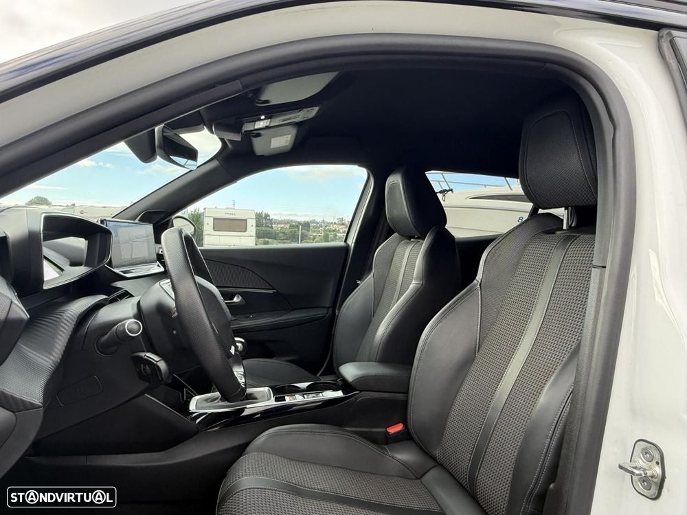 Peugeot 2008 1.2 PureTech GT Line - 22