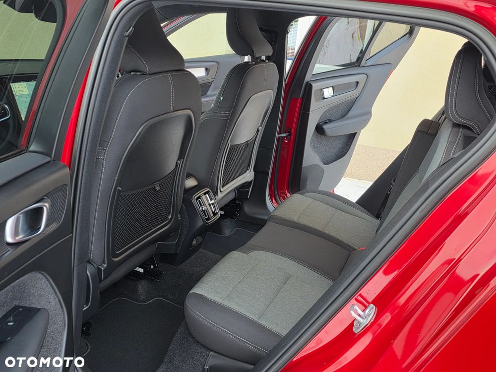 Volvo XC 40 B3 B DKG Essential - 27