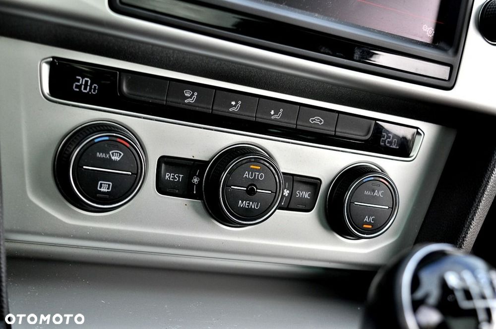 Volkswagen Passat - 18