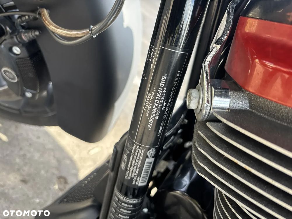 Harley-Davidson Touring Street Glide - 15
