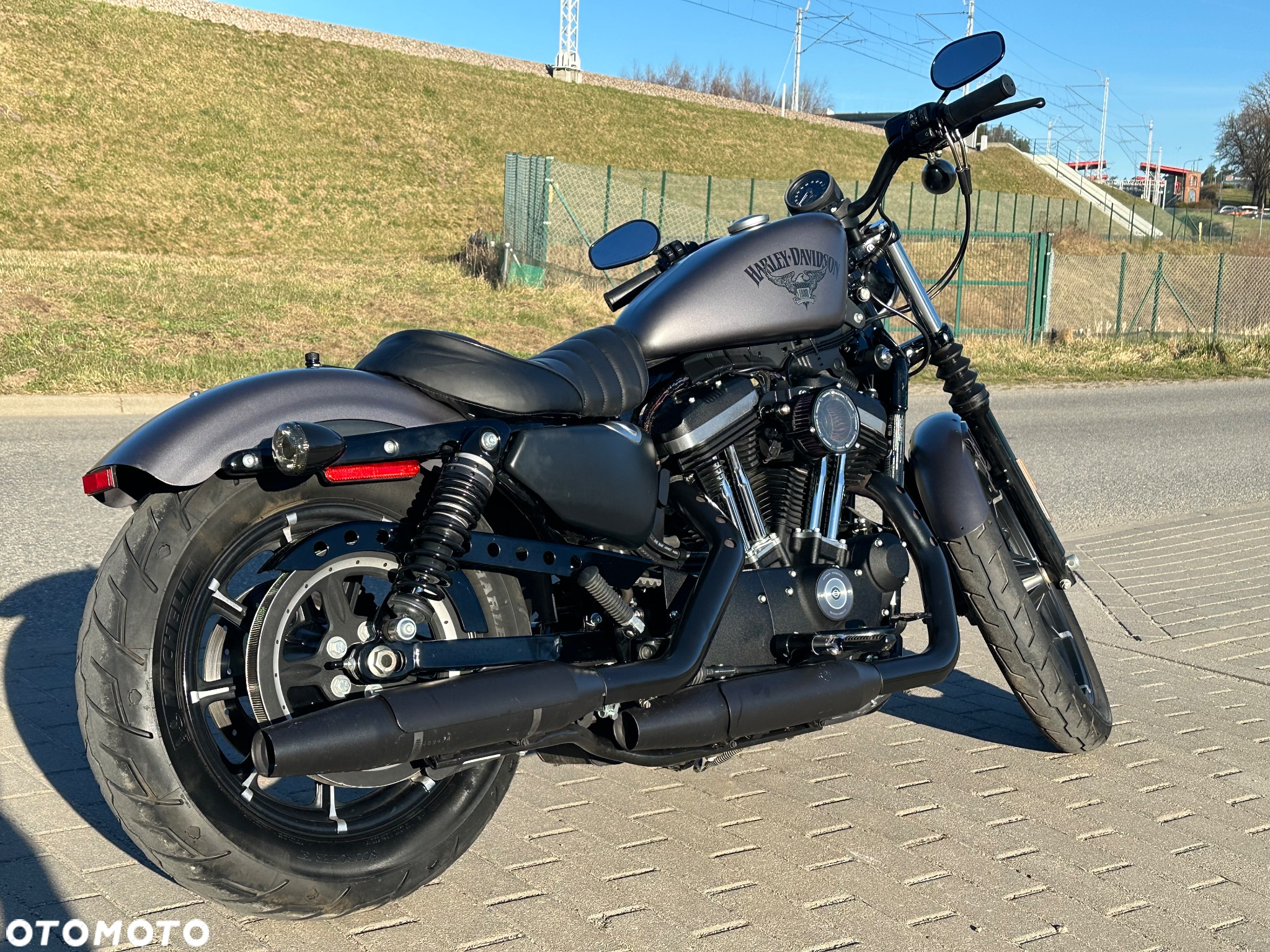 Harley-Davidson Sportster Iron 883 - 10
