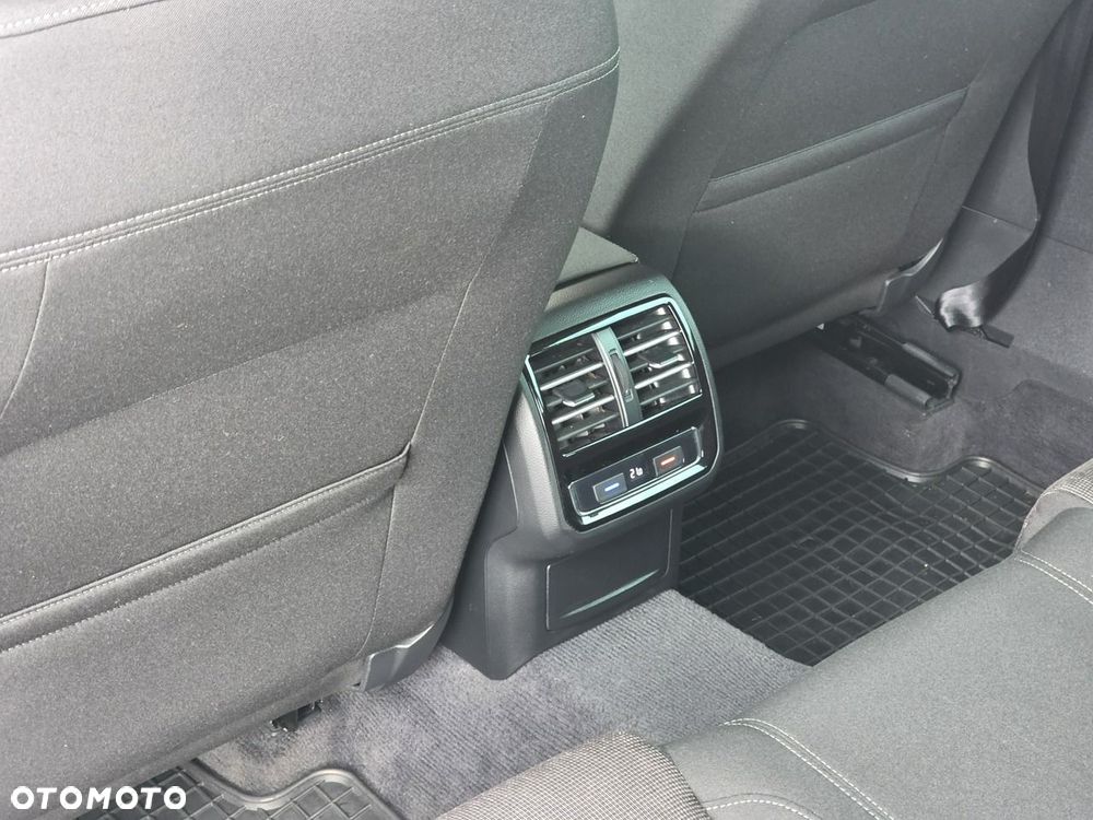 Volkswagen Passat - 17