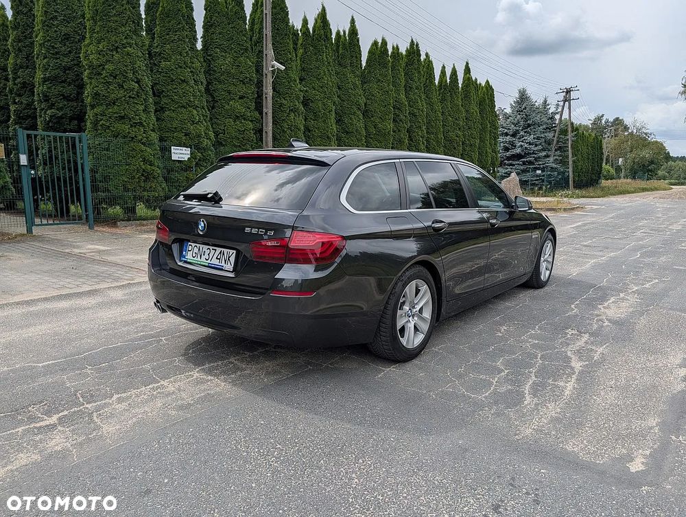 BMW Seria 5 520d Sport Line - 11